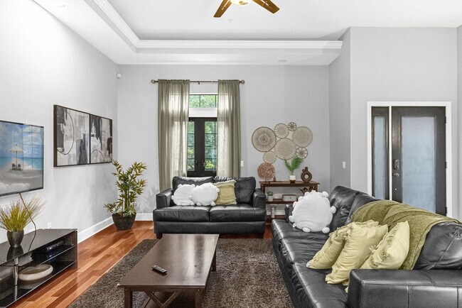 Building Photo - 14525 Damai Ln