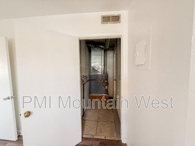 Building Photo - 9068 Main St