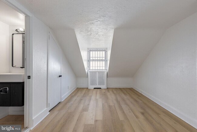 Building Photo - 1225 Spruce St