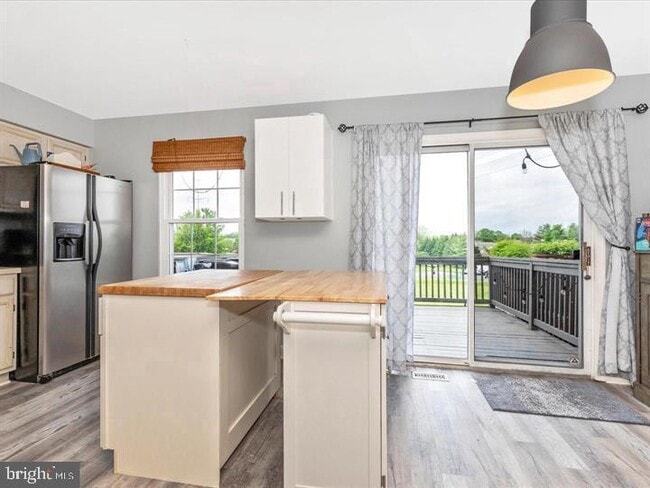 Building Photo - 6338 Towncrest Ct