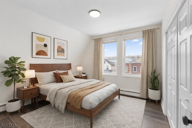 Building Photo - 676 Chestnut St