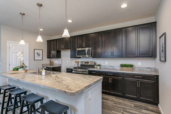 Building Photo - 605 Bellasera Dr
