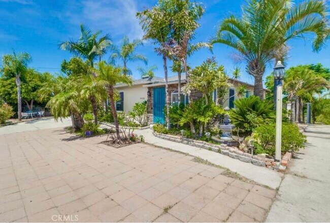 Building Photo - 6620 MacArthur Dr