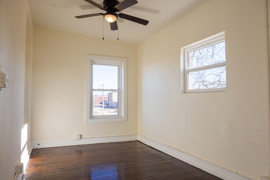 Building Photo - 537 Denison St