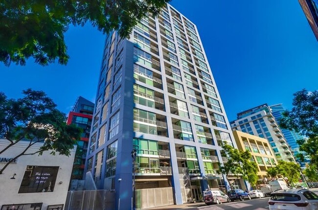 Primary Photo - Stunning 1Bdm 1Ba Condo in the Heart of Do...