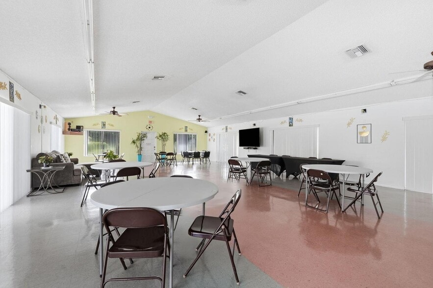Building Photo - 1104 Green Pine Blvd