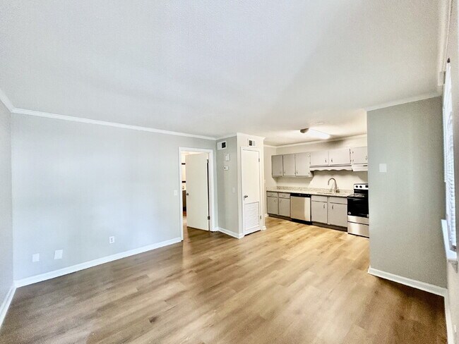 Building Photo - 105 P' Poole Ave #101: Red Bank 1Bed/1Bath Apartment w/ Laundry Units, Central AC, and Granite Co...