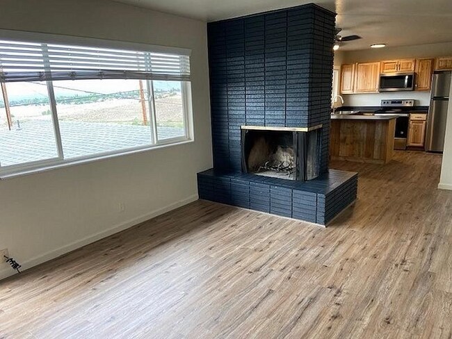 Building Photo - 307 Moraine Way