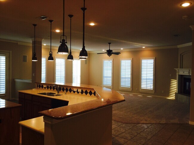 Building Photo - 8109 Gallery Way