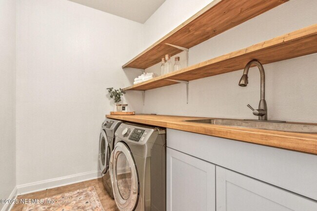 Building Photo - 11470 Glenlaurel Oaks Cir