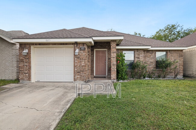 Primary Photo - 1825 Treasure Oaks Dr