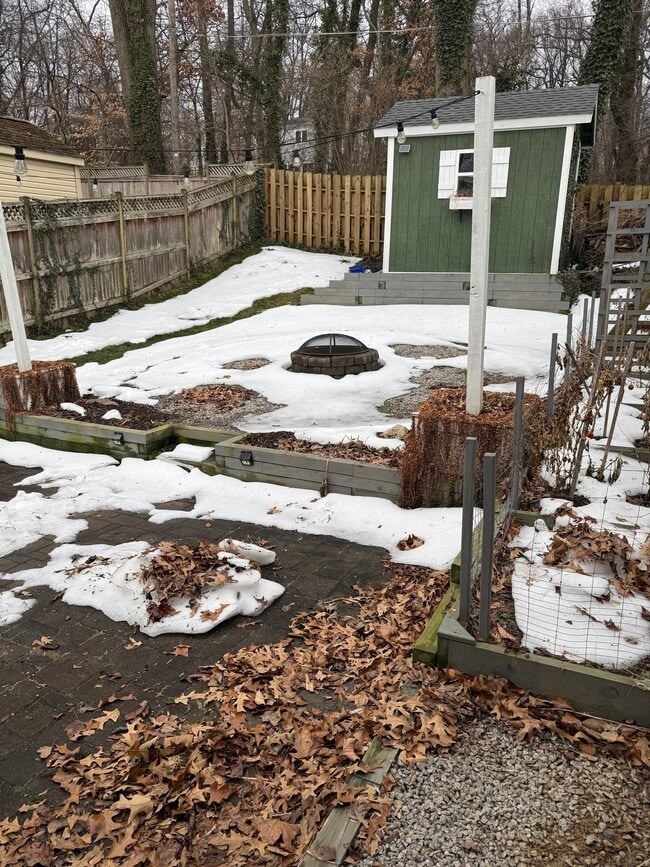 Building Photo - 2321 Riverview Terrace