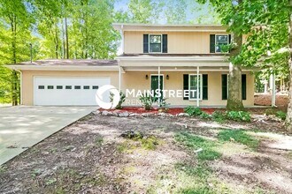 Building Photo - 3 Bedroom Pet-Friendly Home in Fayetteville, GA with Main Street Renewal