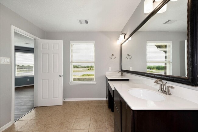 Building Photo - 24015 Adobe Ridge Ln