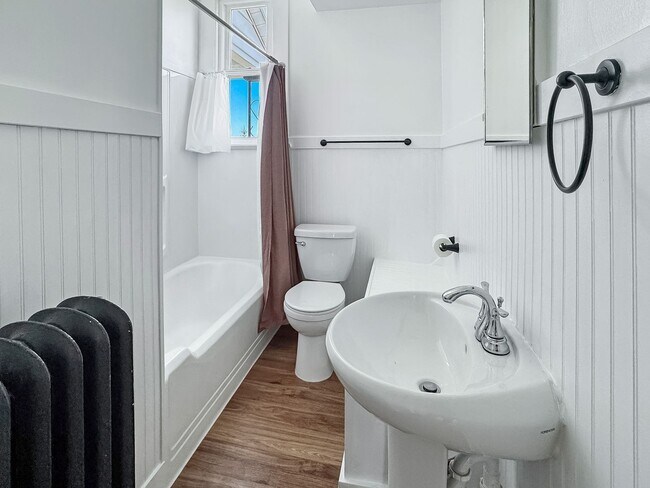 Building Photo - 603 Franklin Ave