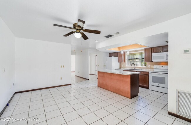 Building Photo - 178 Cinnamon Lake Cir