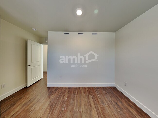 Building Photo - 7507 S Via Bombachas