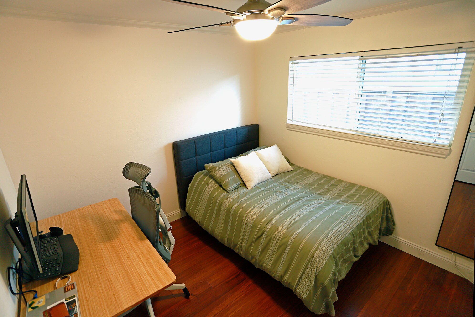 Building Photo - 530 Zircon Way