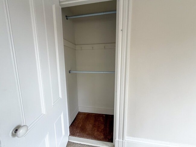 Building Photo - 233 Forest St