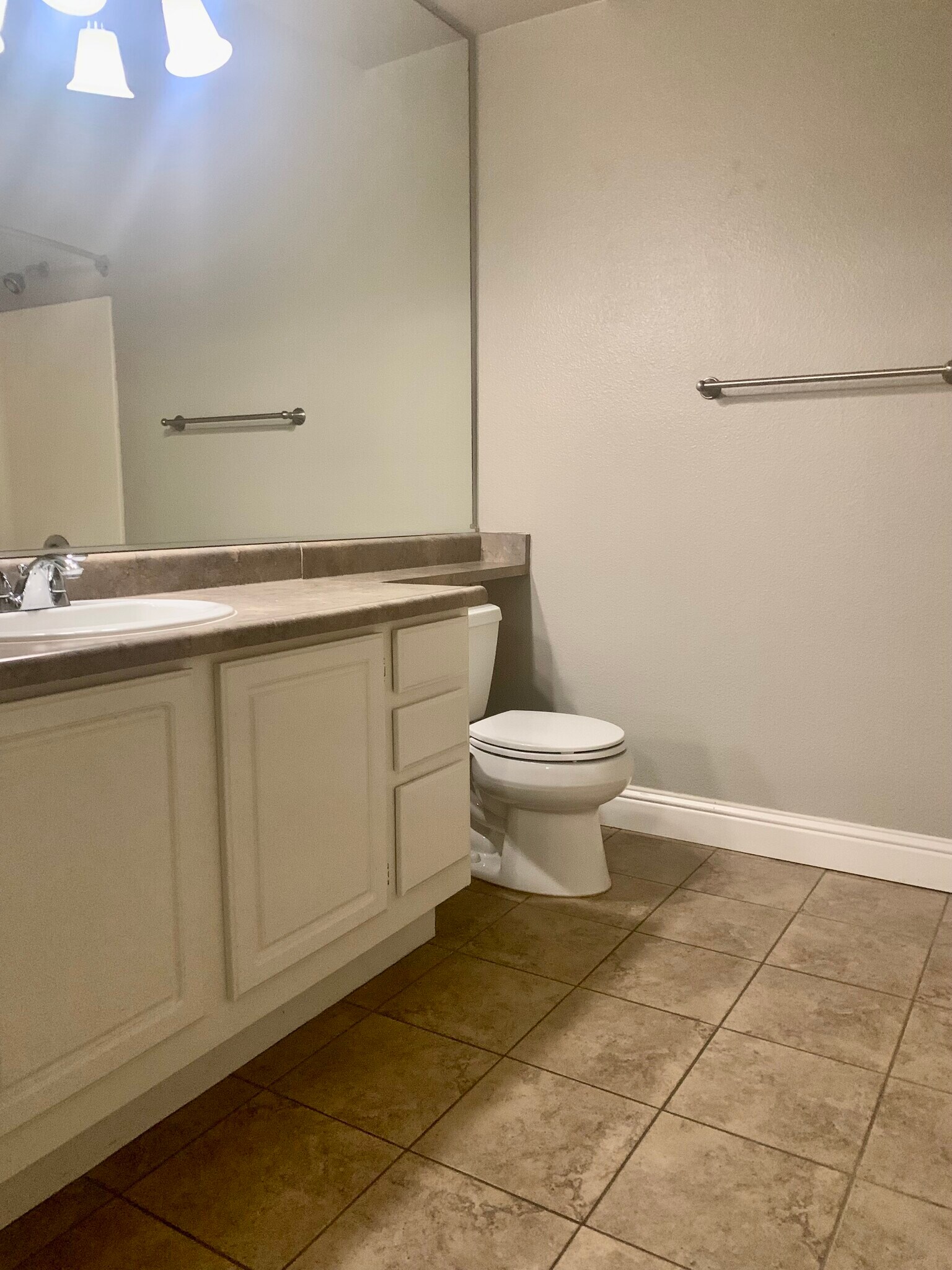 Building Photo - 501 Gibson Dr