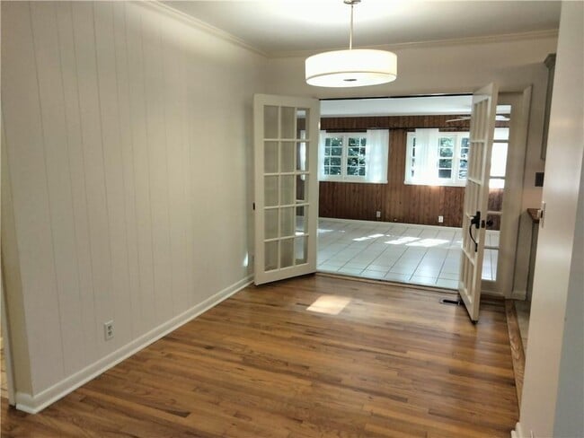 Building Photo - 1009 Verdi Way
