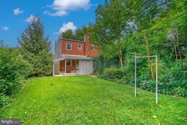 Building Photo - 7114 Greenwood Ave