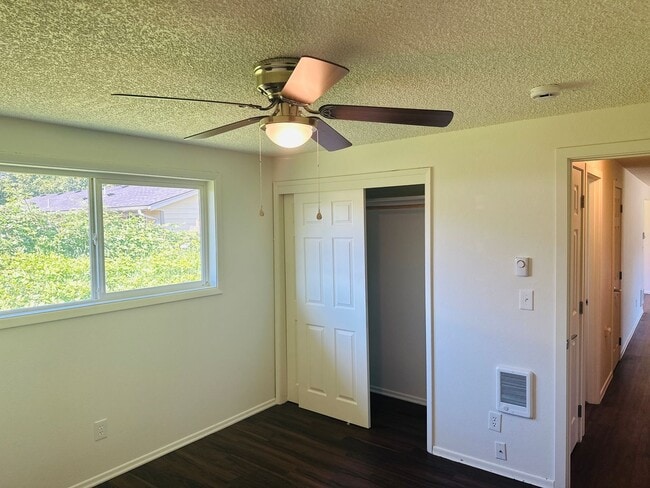 Building Photo - Charming and Newly Renovated One Level Home
