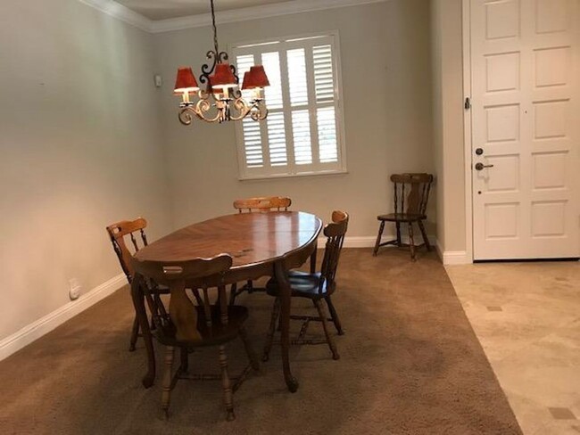 Building Photo - Charming Luxury Home Near Downtown Davis &...