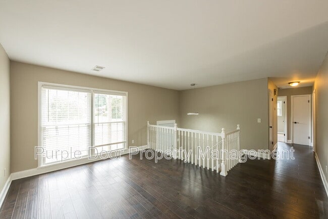 Building Photo - 2369 Brenda Dr SE