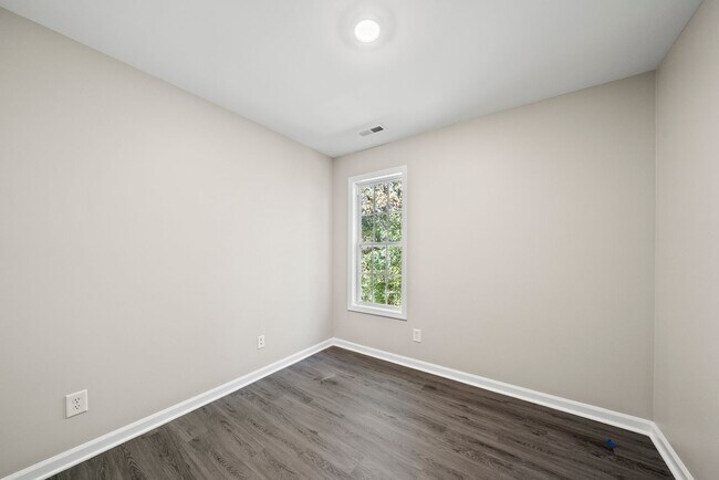 Building Photo - 205 Tonylee Ct