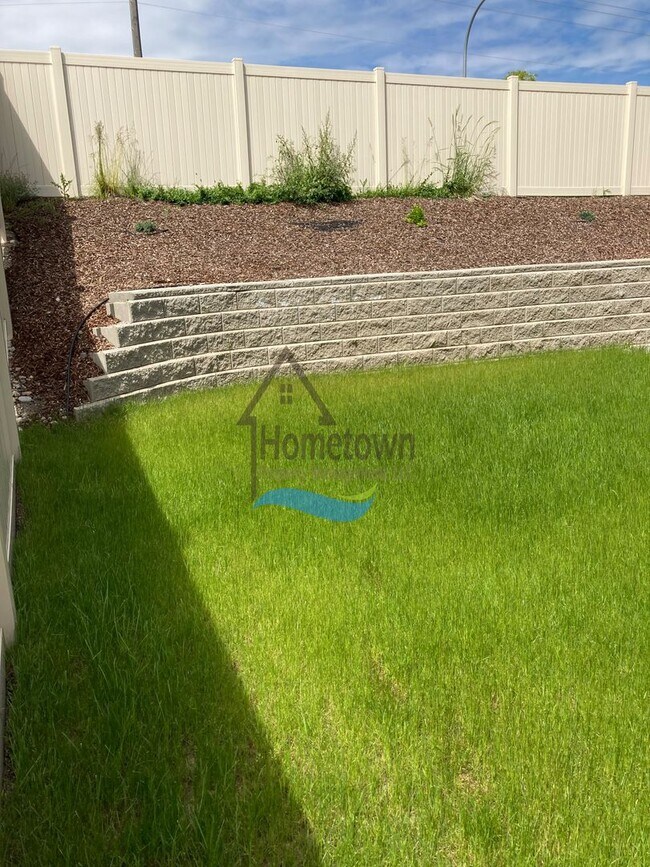Building Photo - Woodbridge South Home with 4 Bedrooms and ...