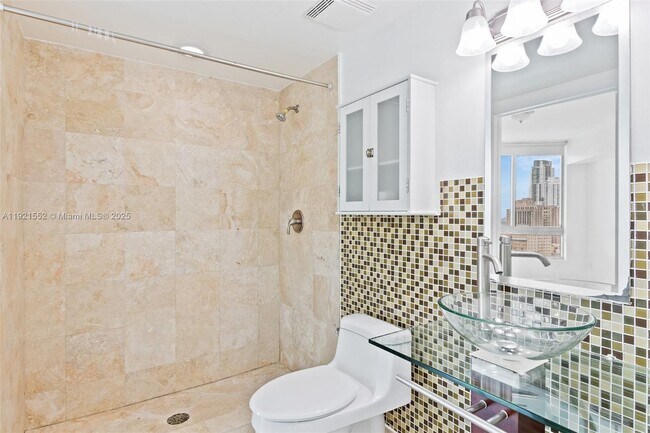 Building Photo - 350 S Miami Ave