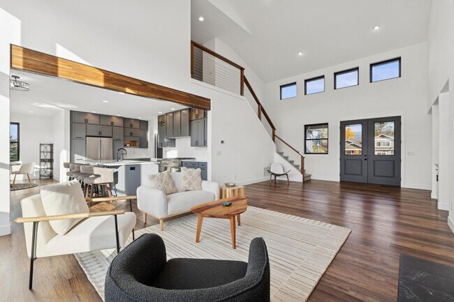 Building Photo - Whitefish Home in The Lakes