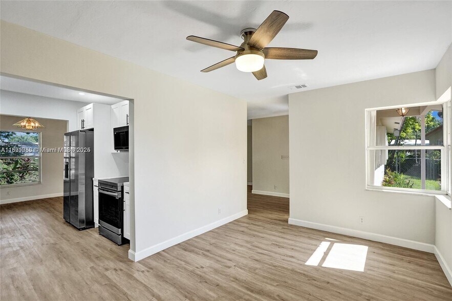 Building Photo - 4103 NW 75th Ave