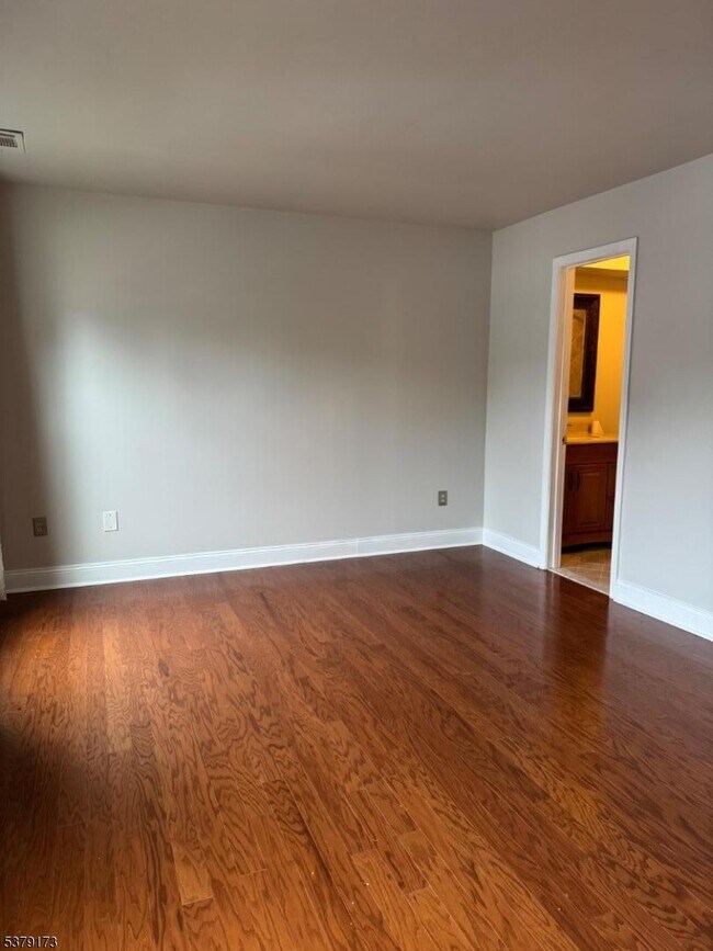 Building Photo - 349 Burdock Ct
