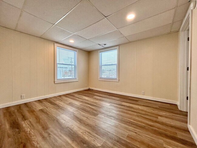 Building Photo - 1123 Pine St