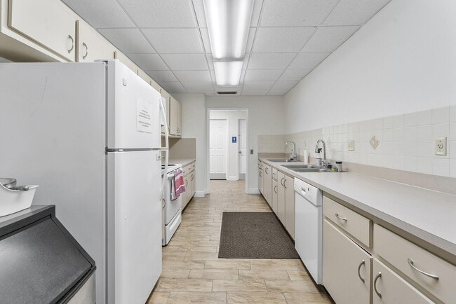 Building Photo - 1521 NW 18th Ave