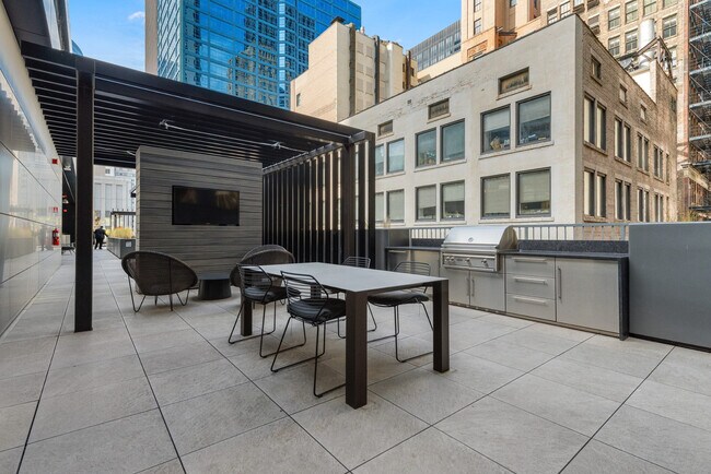 Building Photo - 19 S LaSalle St