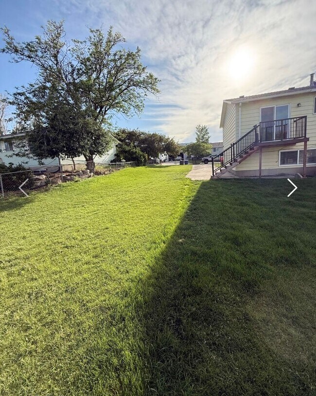 Building Photo - West Valley Four Bedroom Remodeled Split E...