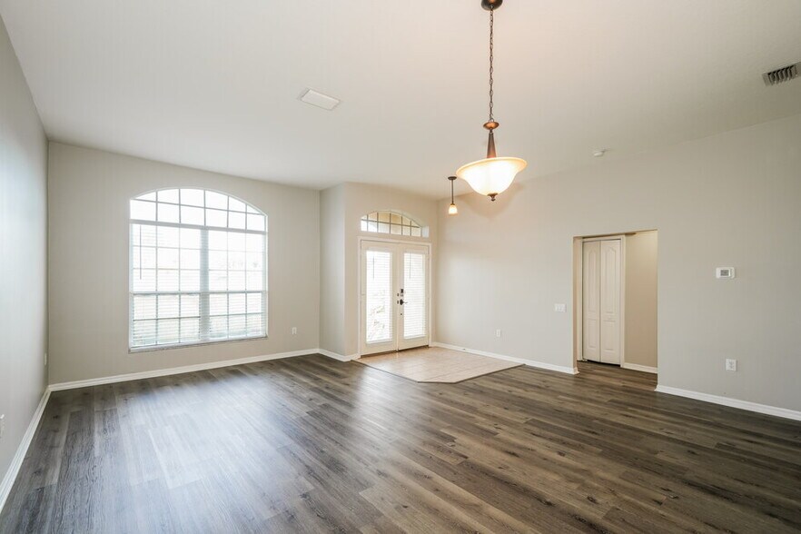 Building Photo - 22330 Yachtclub Terrace