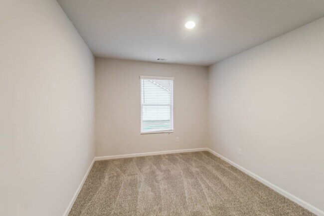 Building Photo - 248 Sunbury Way