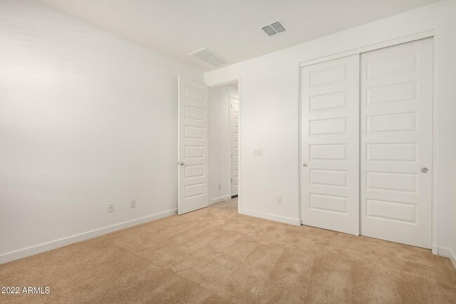 Building Photo - 132 E Teakwood Dr