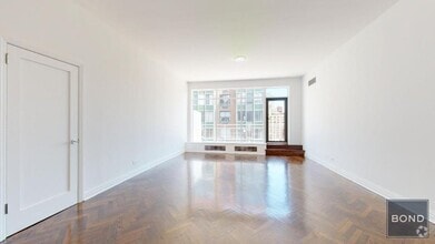 Building Photo - 219 E 69th St