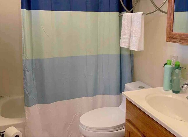 Building Photo - 5432 Baywood St