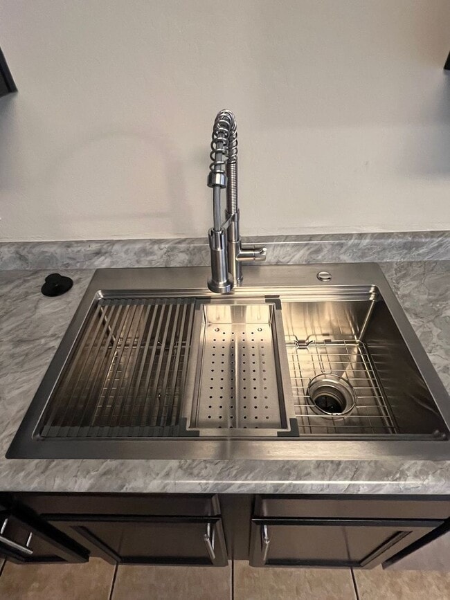 Building Photo - South Phoenix 3Bed 2.5 Bath Garage