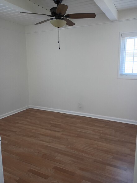 Building Photo - 5605 Layton Dr