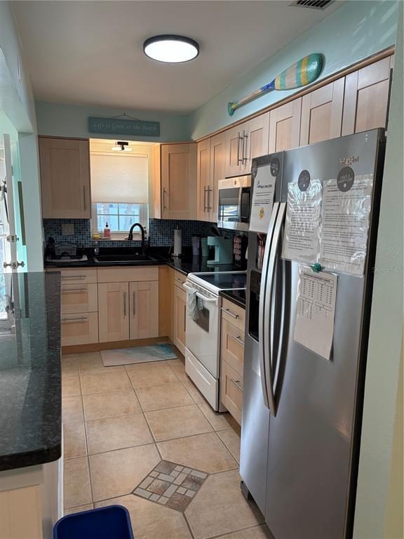 Building Photo - 14531 Walsingham Rd