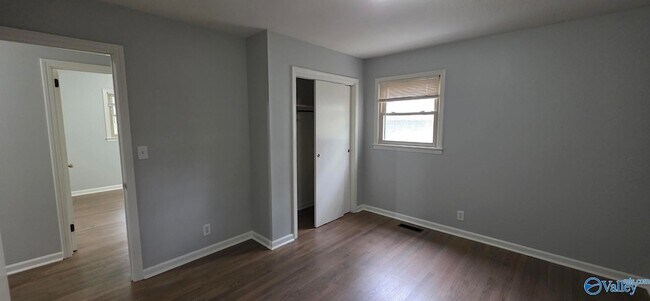 Building Photo - 3313 Teton Dr NW