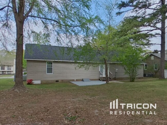 Building Photo - 228 Seton Hall Dr