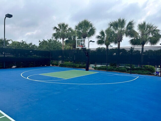 Building Photo - 4-bd,3-bth in The Isles-One Of Palmer Ranch’s Most Sought After Community